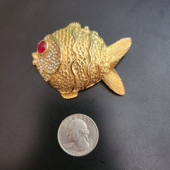 Funky Fish Pin Bright Gold Red Rhinestone SPARKLES Lg Brooch VTG Costume Jewelry - Picture 9 of 10